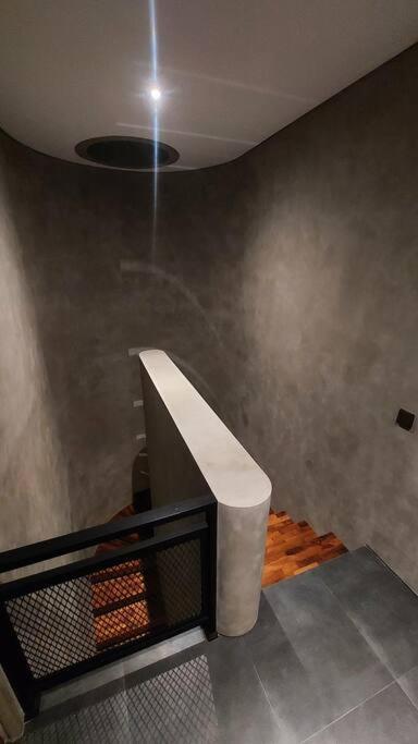 Akhila 2 - 2 Bedroom Modern Tropical At The Heart Of Seminyak (Bali)