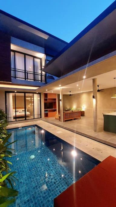 Akhila 2 - 2 Bedroom Modern Tropical At The Heart Of * Seminyak (Bali)