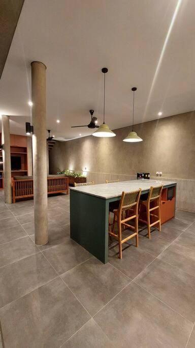 Akhila 2 - 2 Bedroom Modern Tropical At The Heart Of *